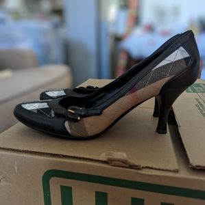 Burberry pumps